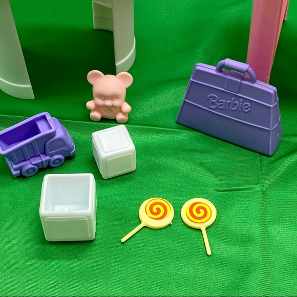 ‘94 Barbie Baby Care Center So Much to Do play set - Picture 4 of 16